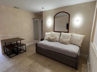680 SW 10th St APT 7, Miami, FL 33130