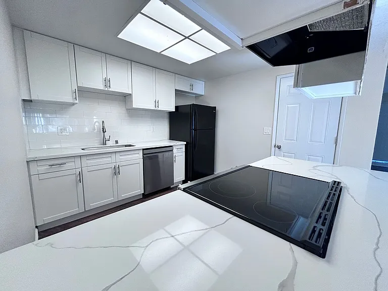 6608-6610 Summer Rain Way — Photo 2