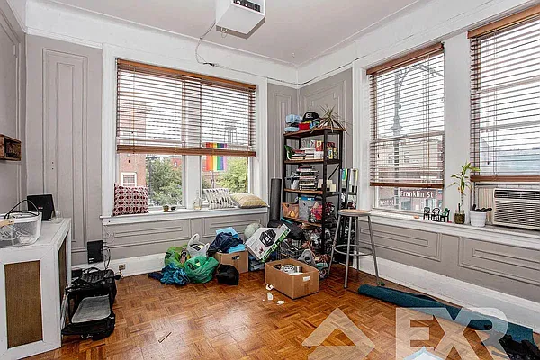 Rented by EXR | media 20