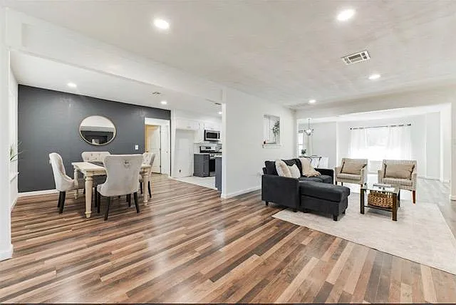 12213 Sylvester Dr — Photo 18