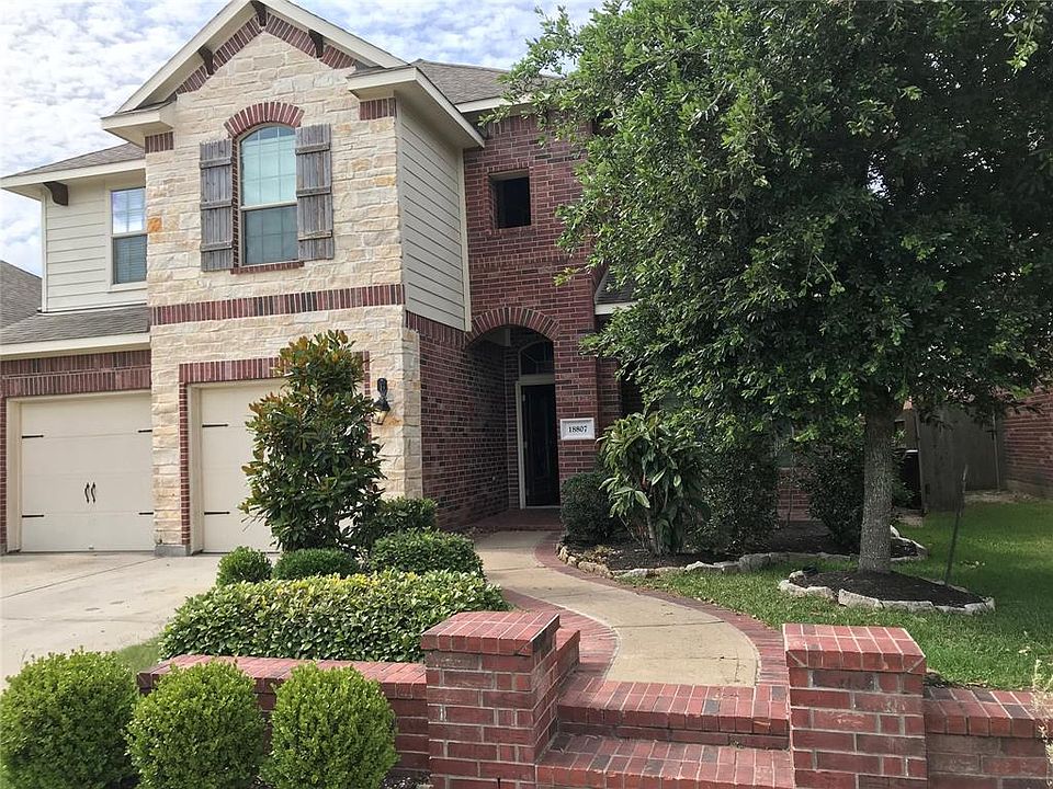1st image of 18807 Cove Pointe Dr
