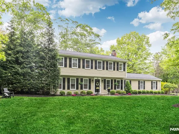 442 New York Ave, Wyckoff, NJ 07481