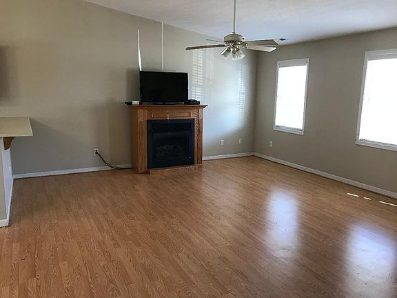 4th image of 306 Woodberry Ln