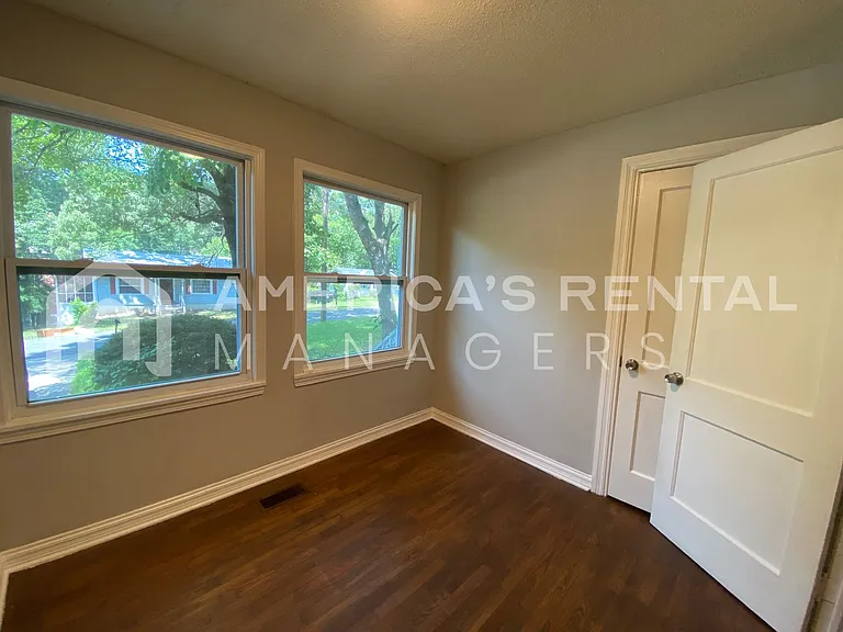 222 4th Ave — Photo 7