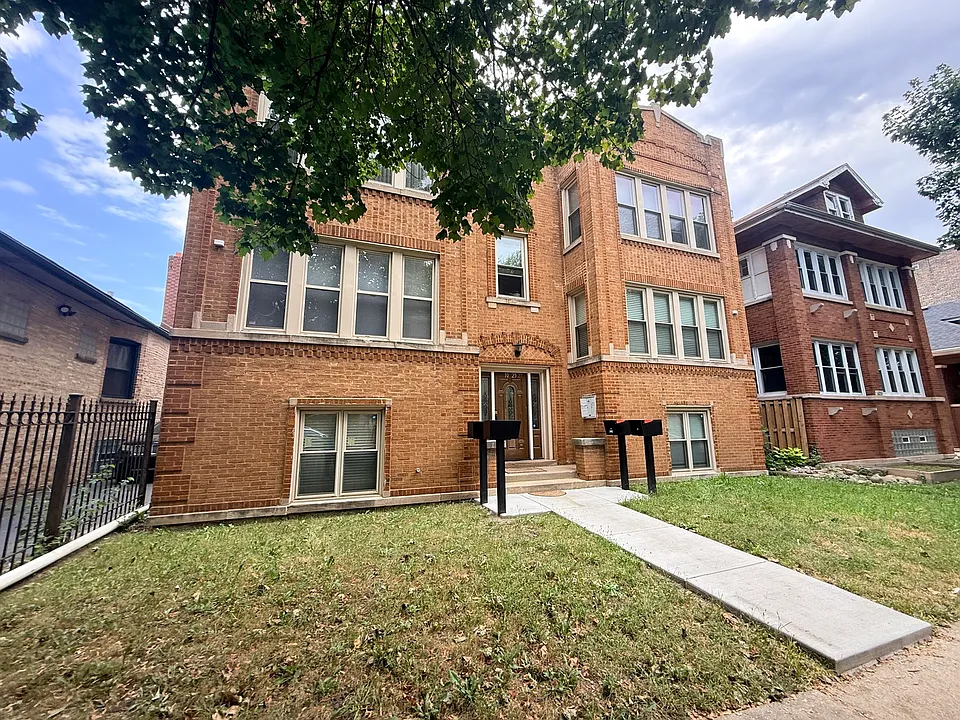 1025 S Austin Blvd #2N