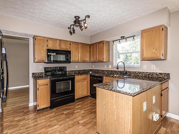 4th image of 8286 Priestley Dr