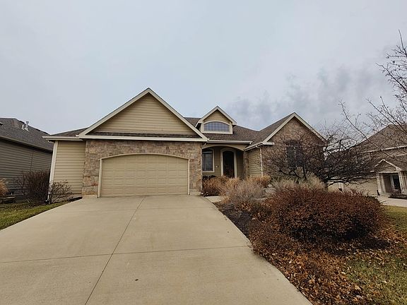 3rd image of 342 N Eaton Dr