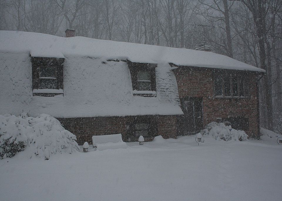 2nd image of 3001 Hallmark Dr