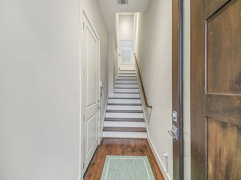 1004 California St #203 — Photo 7