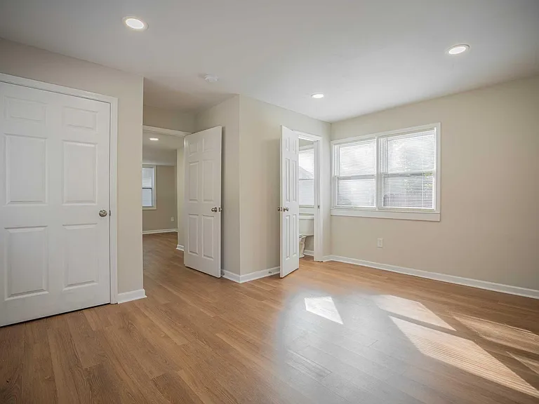 230 Habersham Dr — Photo 4