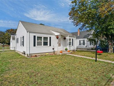 69 Burgess Ave, Pawtucket, RI, 02861