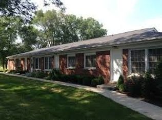 1996 Davis Dr APT 2, Belvidere, IL 61008