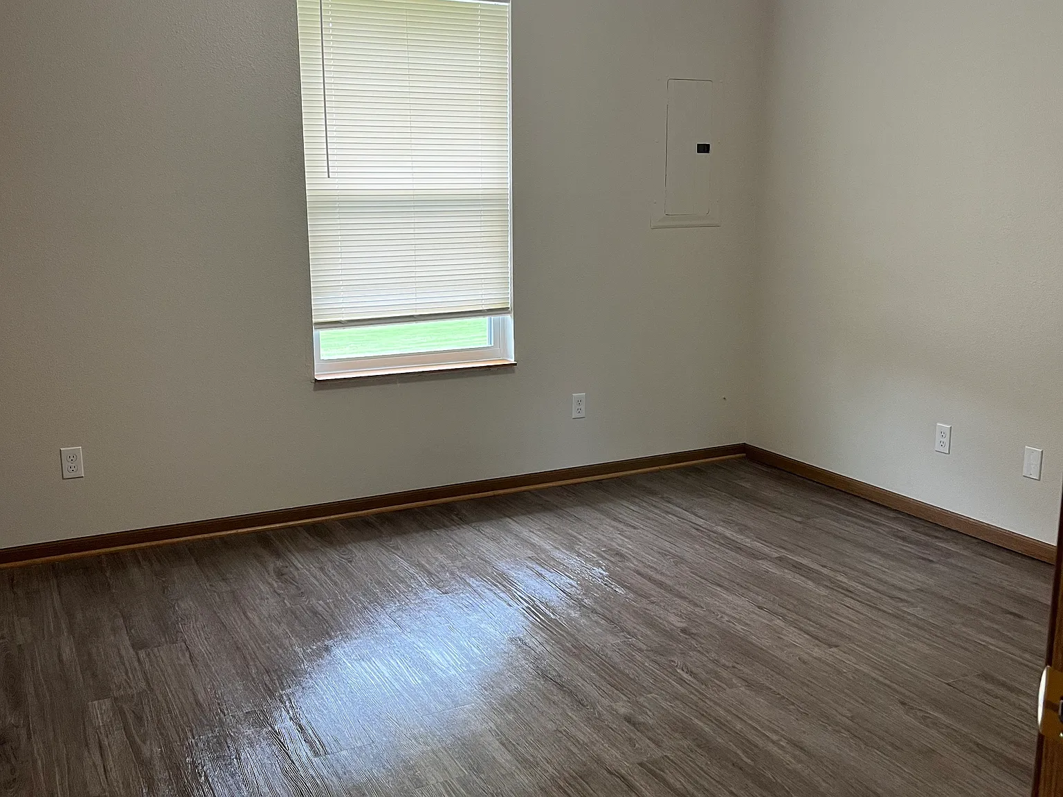 2 bed, 860 sqft, $900 — Photo 3