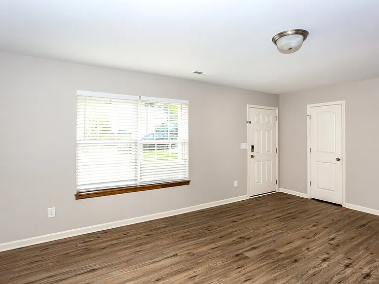 338 Olde North Church Dr — Photo 6