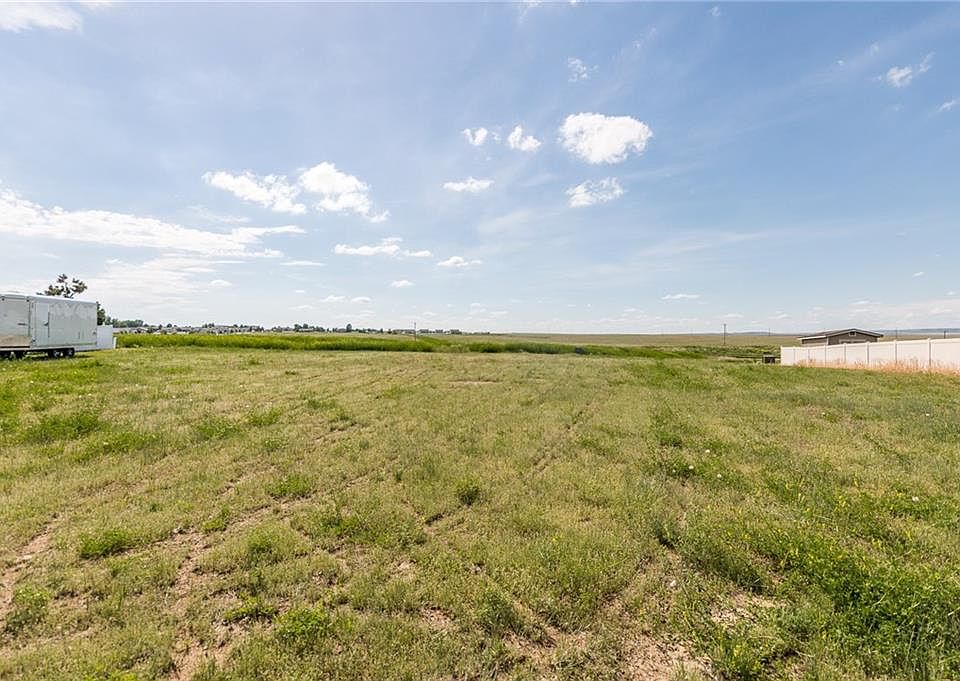 2nd image of 2050 Greenbriar Rd