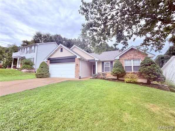 2020 Grants Valley Ln, Imperial, MO 63052