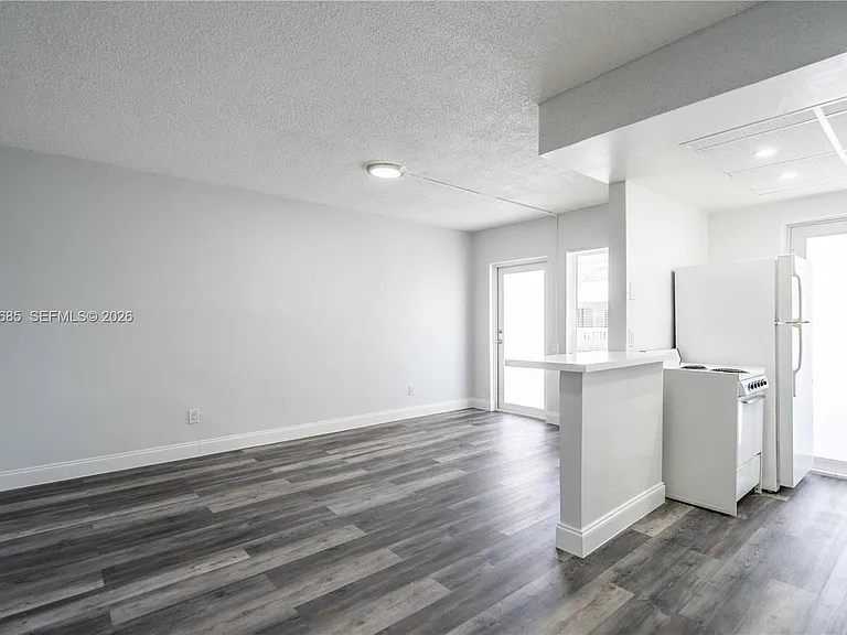 6650 Miller Rd #19 — Photo 4