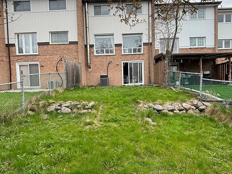 26 Roughfield Cres — Photo 23