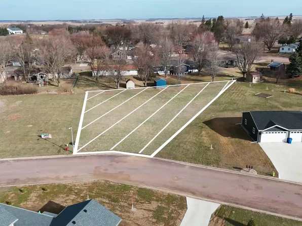 506 Beck Dr, Alcester, SD 57001