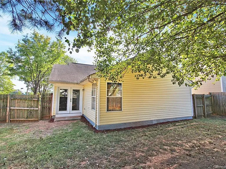 204 Tom Hunter Rd — Photo 4