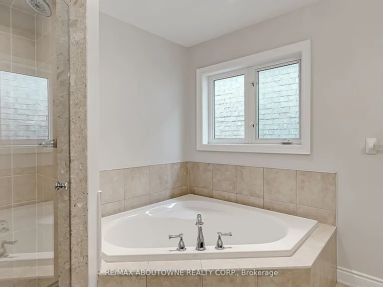 2415 Presquile Dr — Photo 23