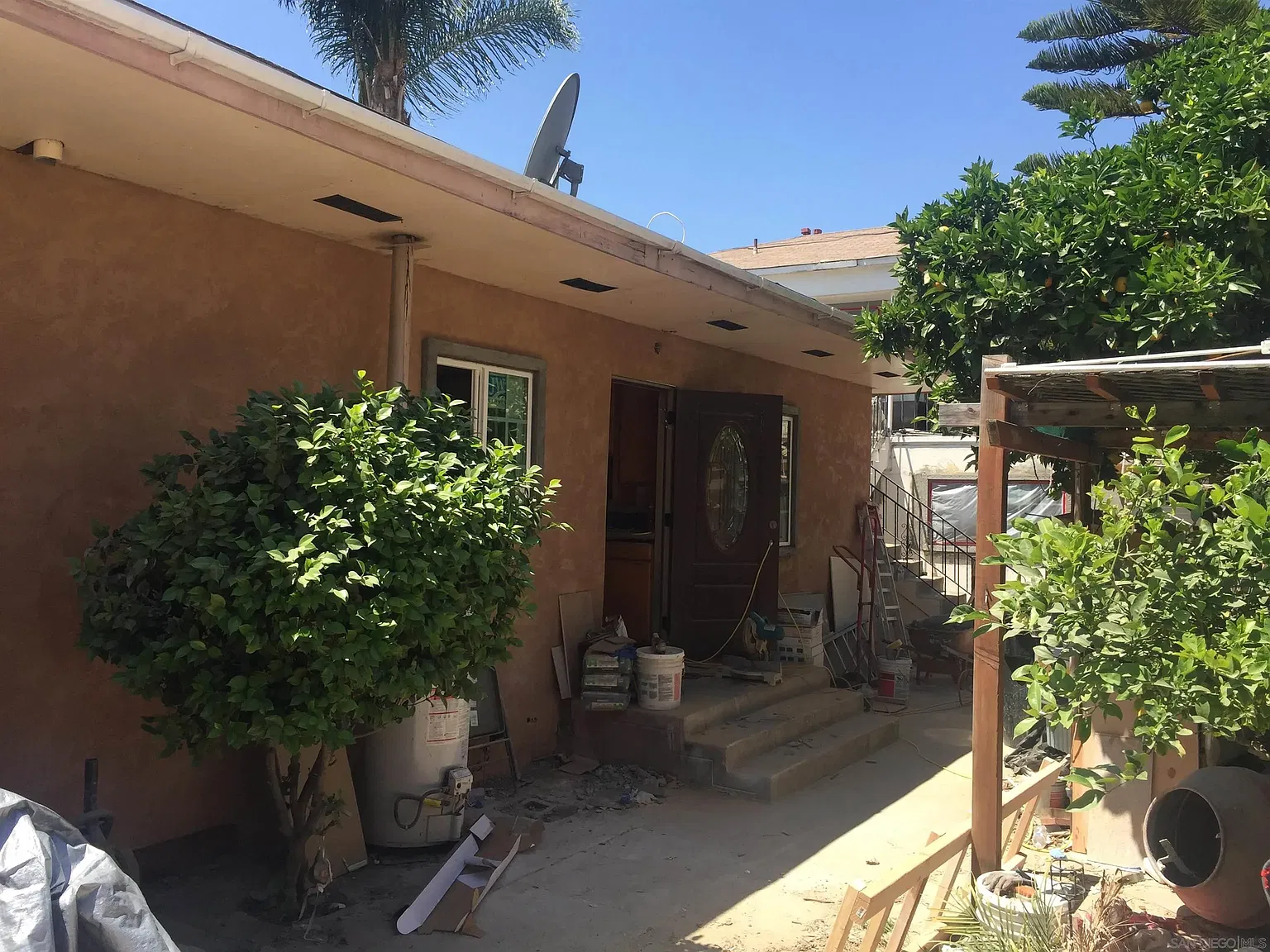 4 bed, 2.0 bath, 1200 sqft, $3,500 — Photo 3