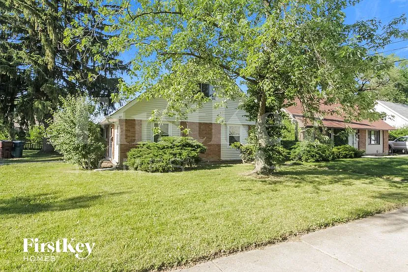 5 bed, 2.0 bath, 1539 sqft, $2,975 — Photo 2