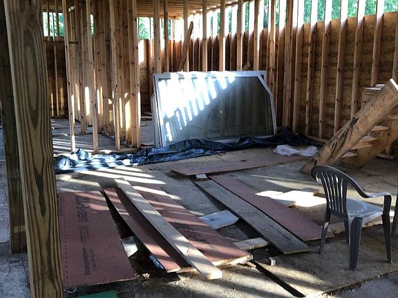 5th image of 898 Honaker Dr