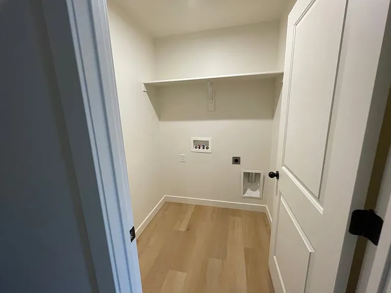 4356 E Hurstbourne Dr — Photo 13