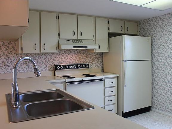 5th image of 7730 Danube Dr