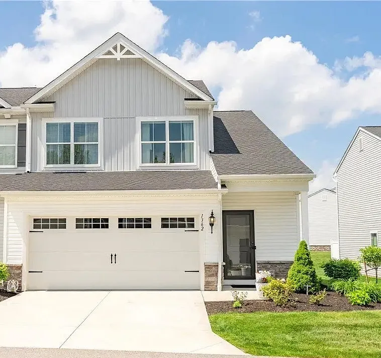 1362 Maple Grove Ln