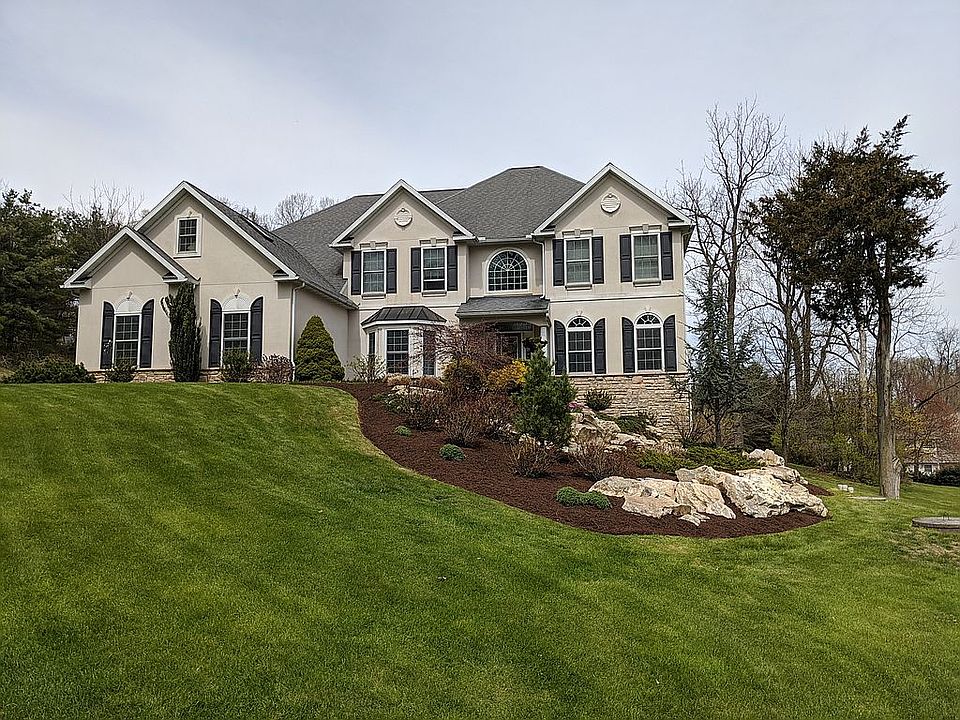 2nd image of 120 Fox Hill Dr