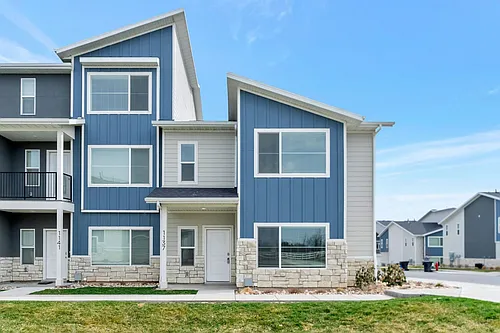 1137 N 1880 W Photo 1