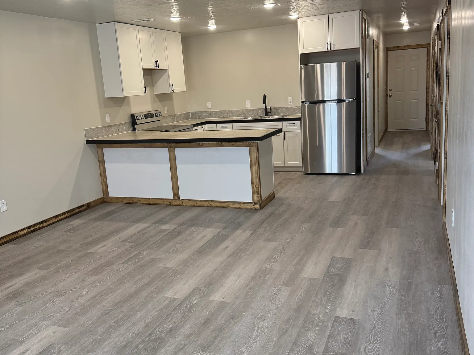 3 bed, 1088 sqft, $2,000 — Photo 3