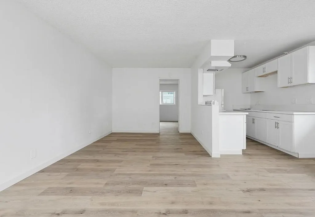 3877 Menlo Ave — Photo 2