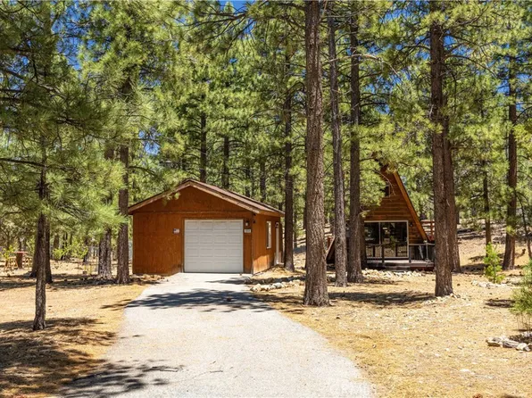 1050 Ash Ln, Big Bear City, CA 92314