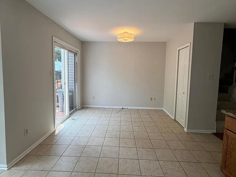 8442 Springfield Oaks Dr — Photo 7