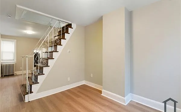 2530 Collins St — Photo 4