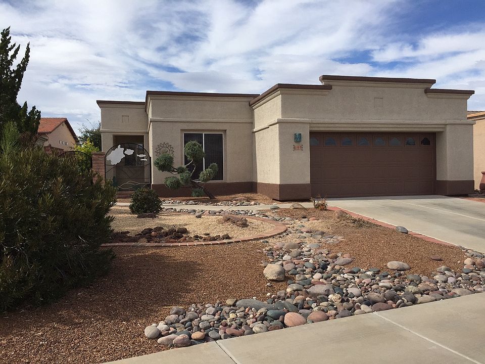 2 bdrm, 2 bath, 2 car garage, gated yard, outdoor patio, ver