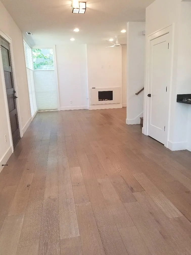 2 bed, 2.5 bath, 1280 sqft, $2,200 — Photo 3