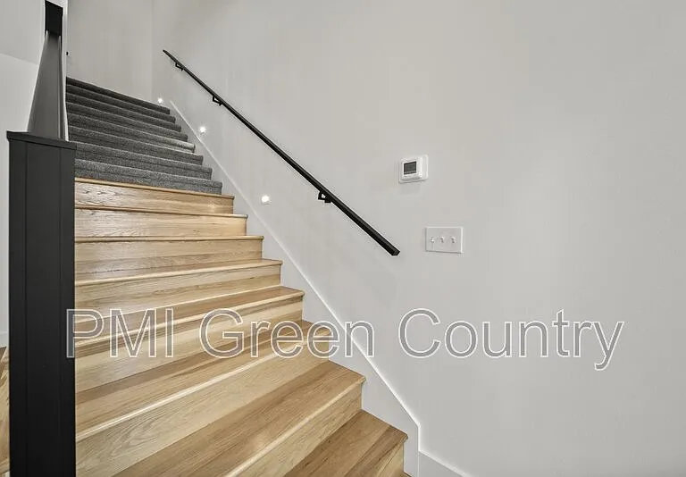 118 E Elgin St — Photo 18