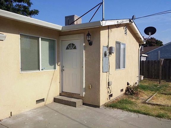 3rd image of 3617 Tamarack Ave
