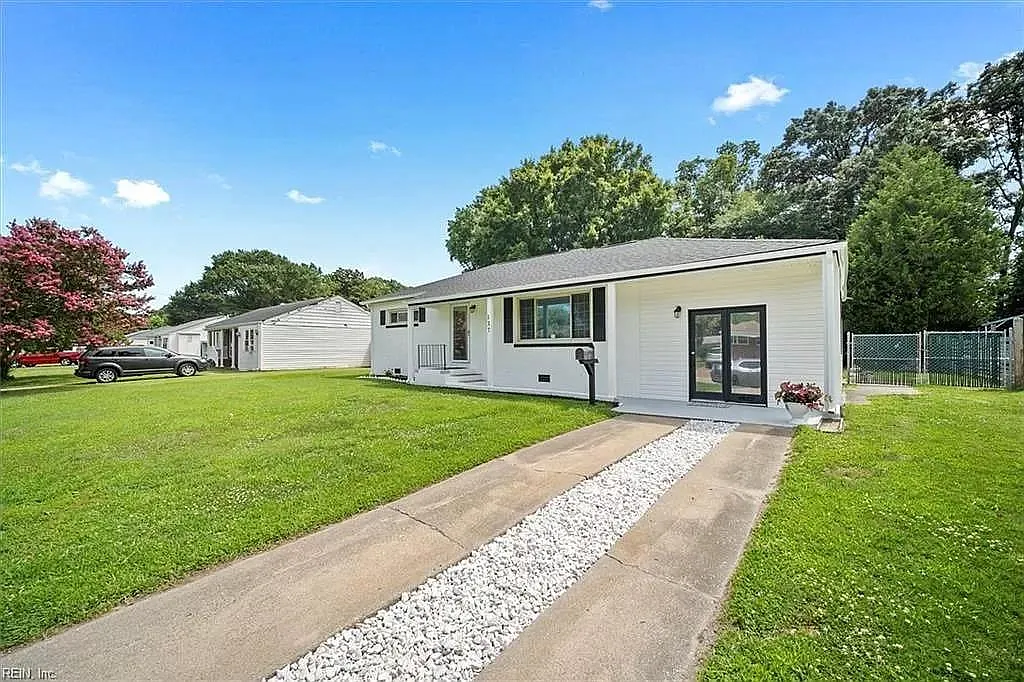 3 bed, 1336 sqft, $3,000 — Photo 1