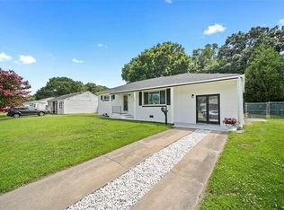 137 Woods Rd, Newport News, VA 23601