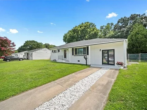 137 Woods Rd, Newport News, VA 23601