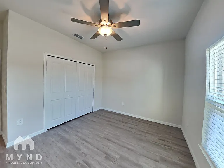 2194 Brancusi Ave — Photo 15