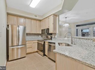 1319 Garden Wall Ct #404, Reston, VA 20194