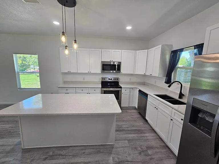3104 W 20th Ct — Photo 3