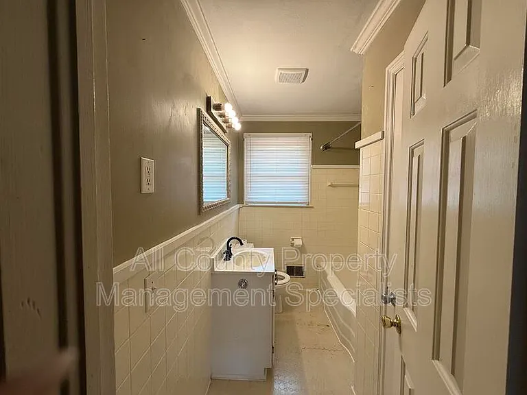 123 Lanier Ave — Photo 9