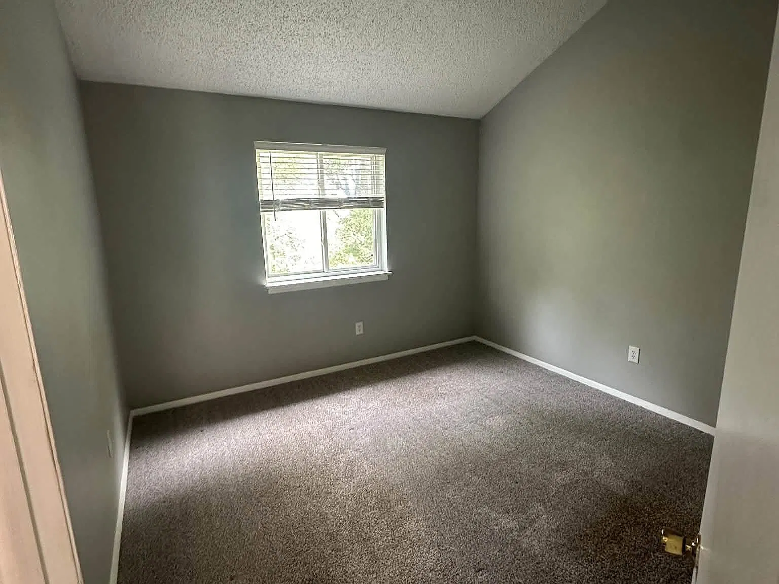 3 bed, 1269 sqft, $1,750 — Photo 4